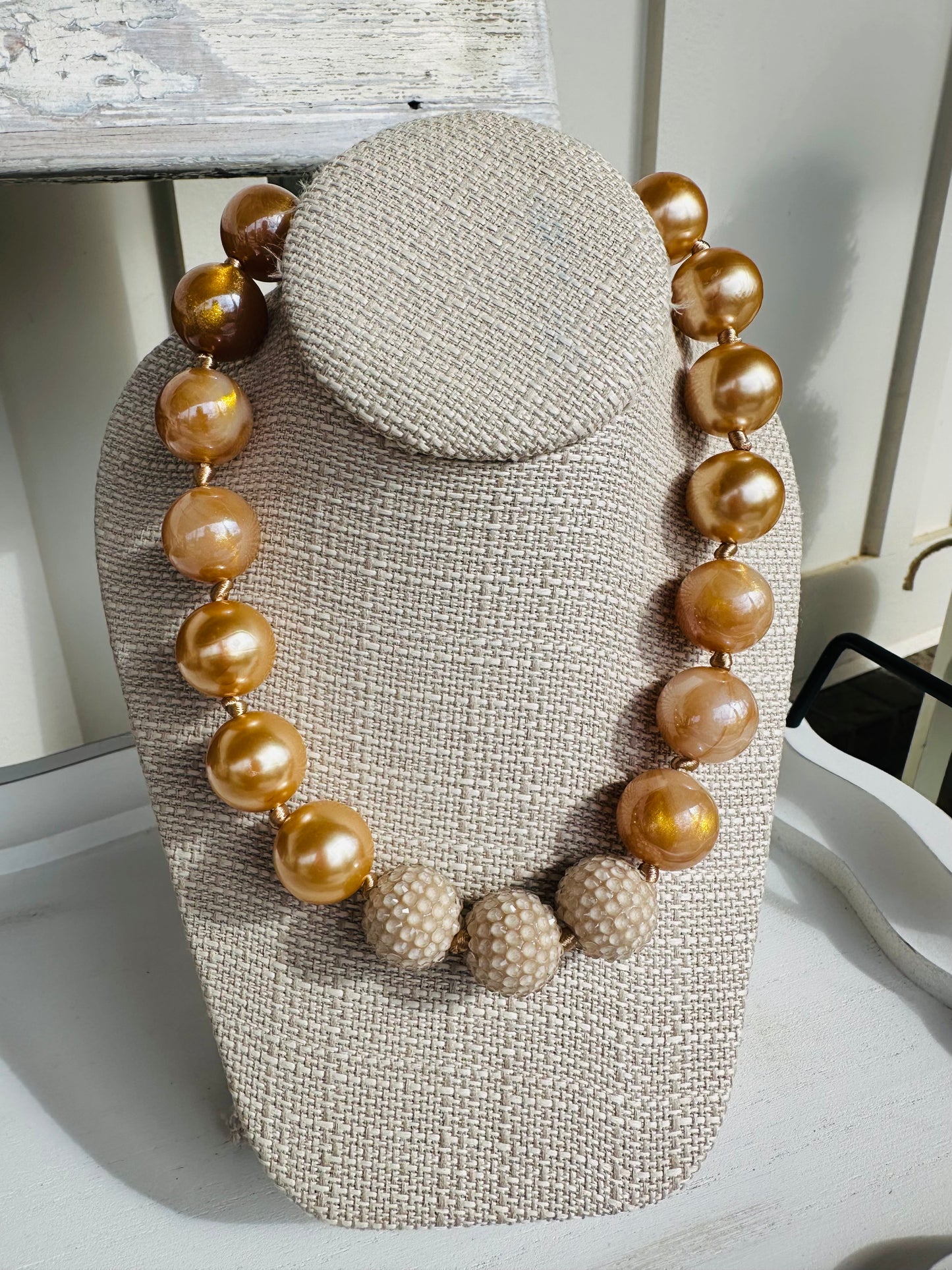 “BOUNCIN’ BUBBLE Necklace